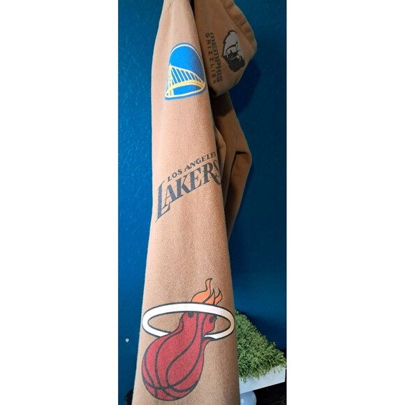 Hollister All NBA Team Logo Sweatshirt Hoodie Size Medium Brown - Picture 9 of 13